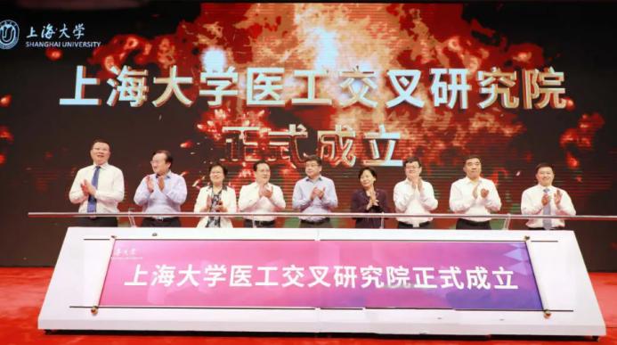 中国*产党共**创办的第一所高等学府，以城市名字命名，孙中山、毛*东泽**直接关怀！