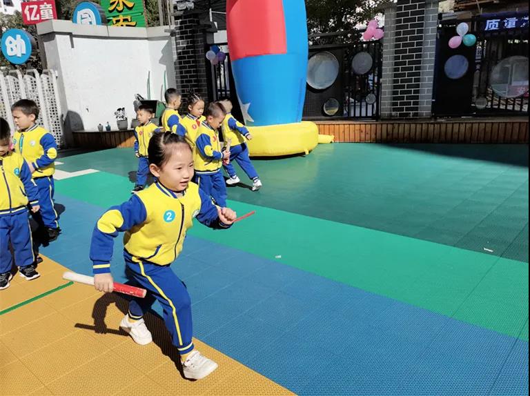 赶跑阴霾和无聊！初冬里的运动会，就得这么“躁”