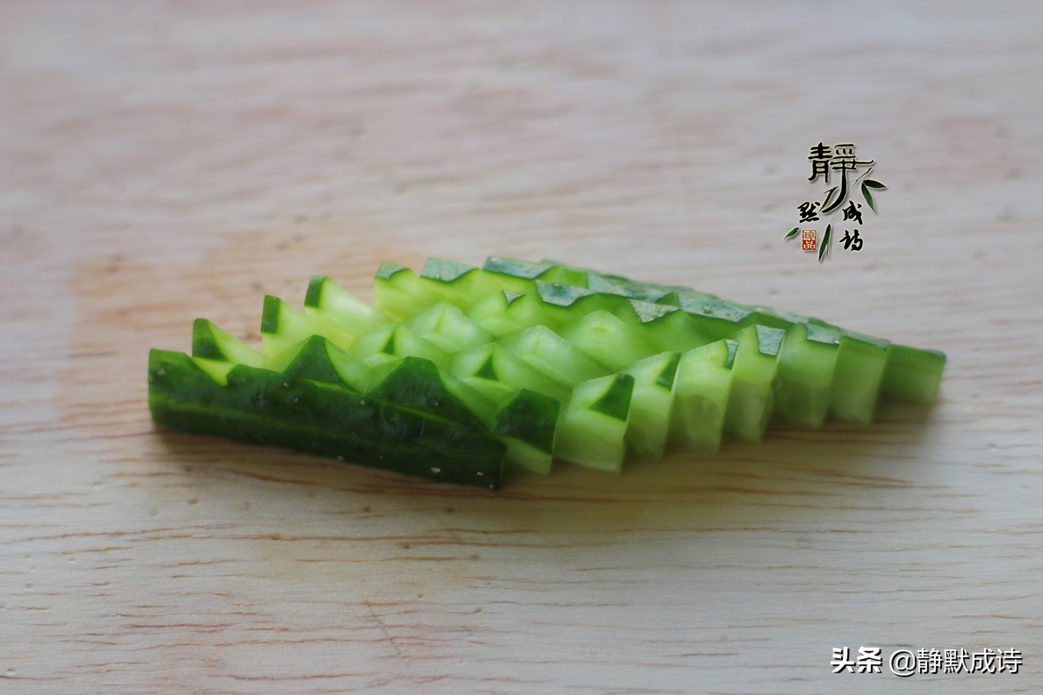 家常黄瓜切法视频,黄瓜简单10种切法图片