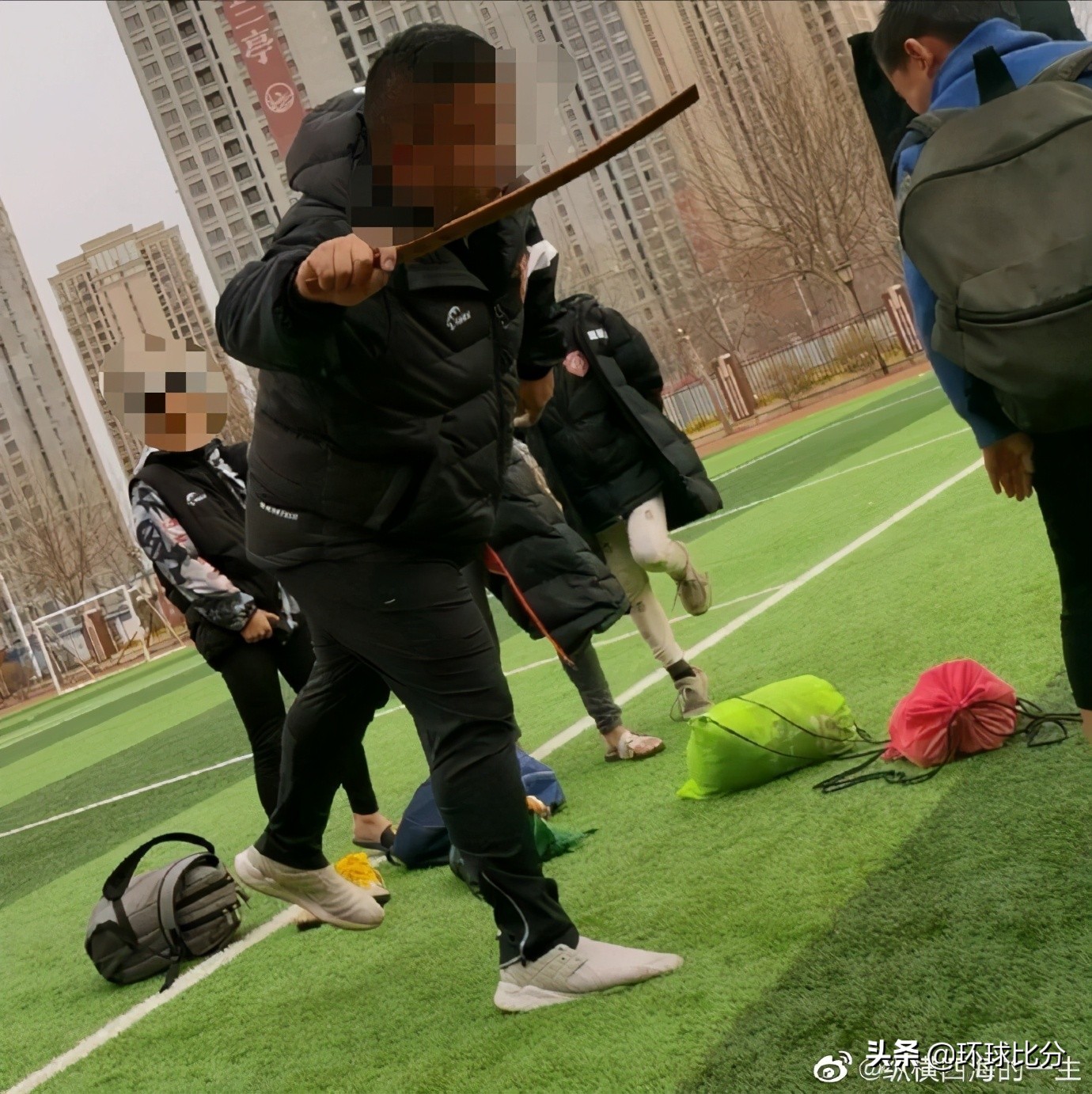 骇人听闻！曝大连一青训机构体罚小球员，未注册足协不具备管辖权