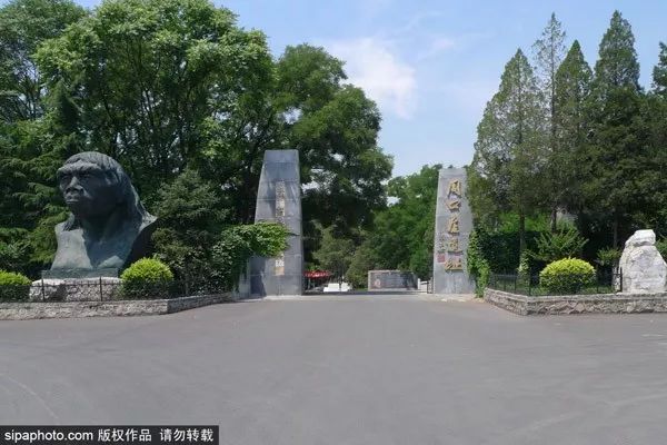 泡温泉玩水上滑梯,北京可以泡温泉又可以玩水上滑梯