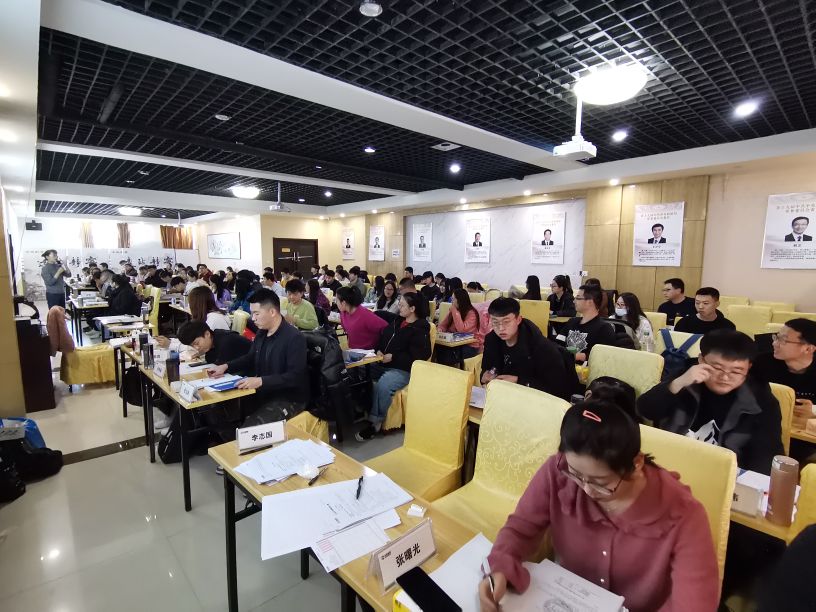 考上公务员后变得好迷茫怎么办,考上公务员但不甘心