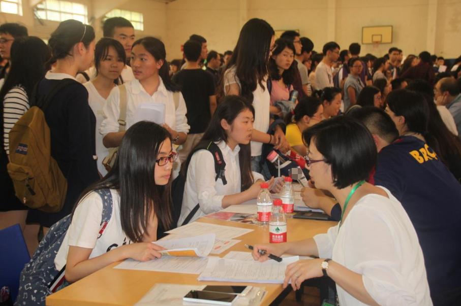 女朋友的职业是心理咨询师,男生不愿意娶的女生职业排行