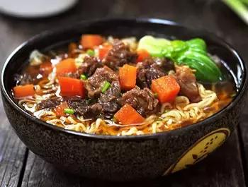 牛肉怎么炒好吃又嫩家常做法,牛肉丸子的家常做法简单又好吃