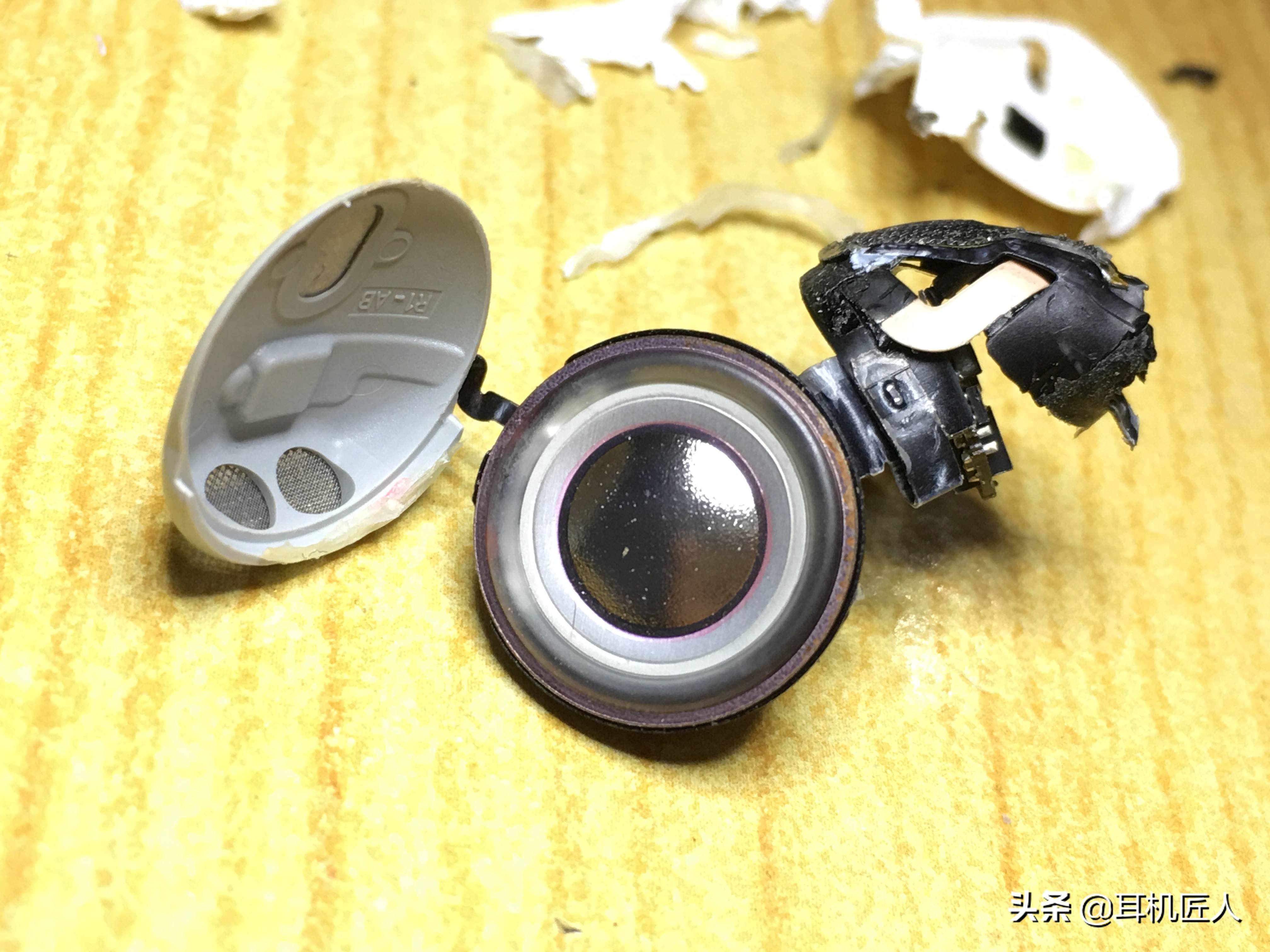 苹果airpods一代拆解,苹果airpodspro一代拆解