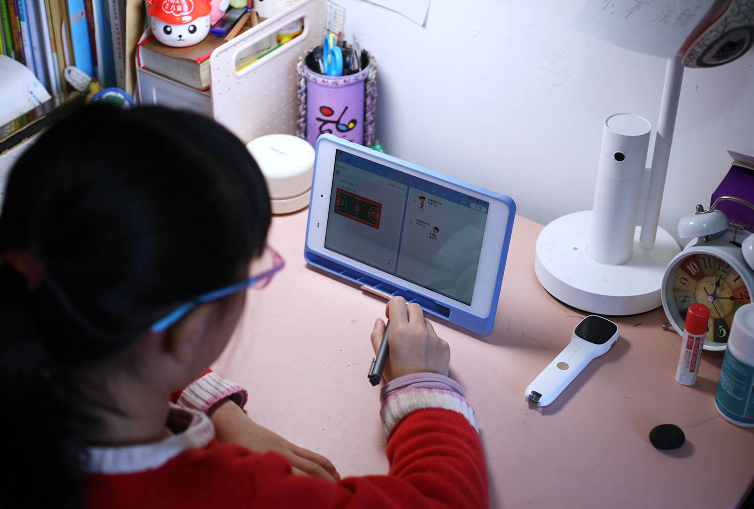 讯飞学习机q10安装第三方软件,讯飞q10和c10学习机区别