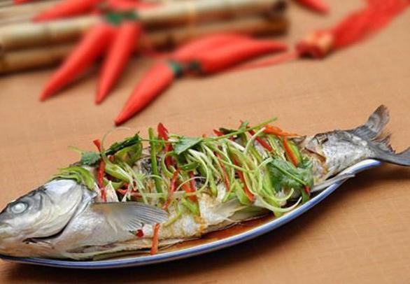 厨师长教大家这样炖草鱼,厨师长教你用草鱼做麻辣水煮鱼