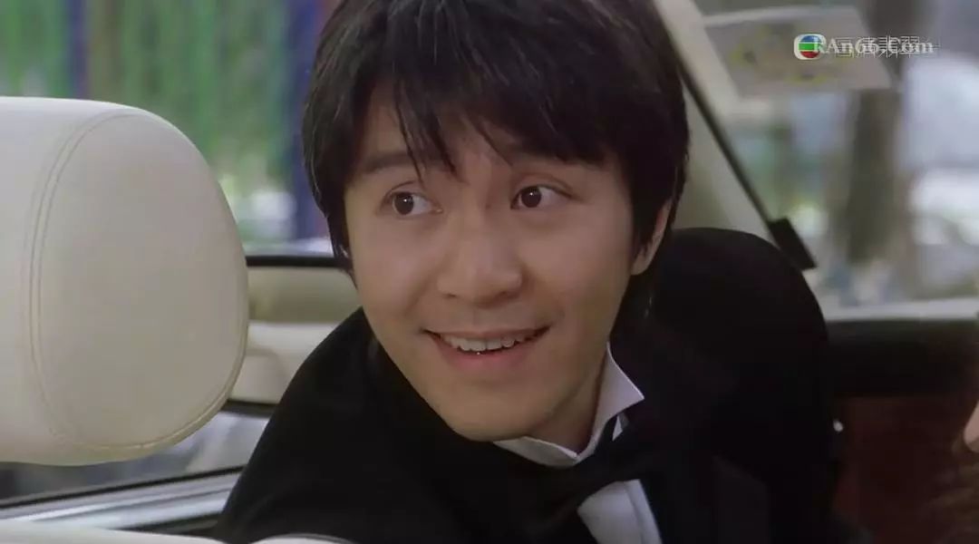 周星驰最后一次跑龙套,周星驰跑龙套的不是人吗