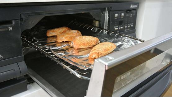 多年没洗很脏如何清理烤箱,多年的燃气烤箱内部怎么清洗