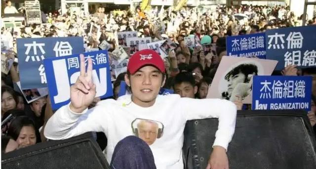 肖战新歌破亿自己能分到多少钱,肖战最近新歌广告