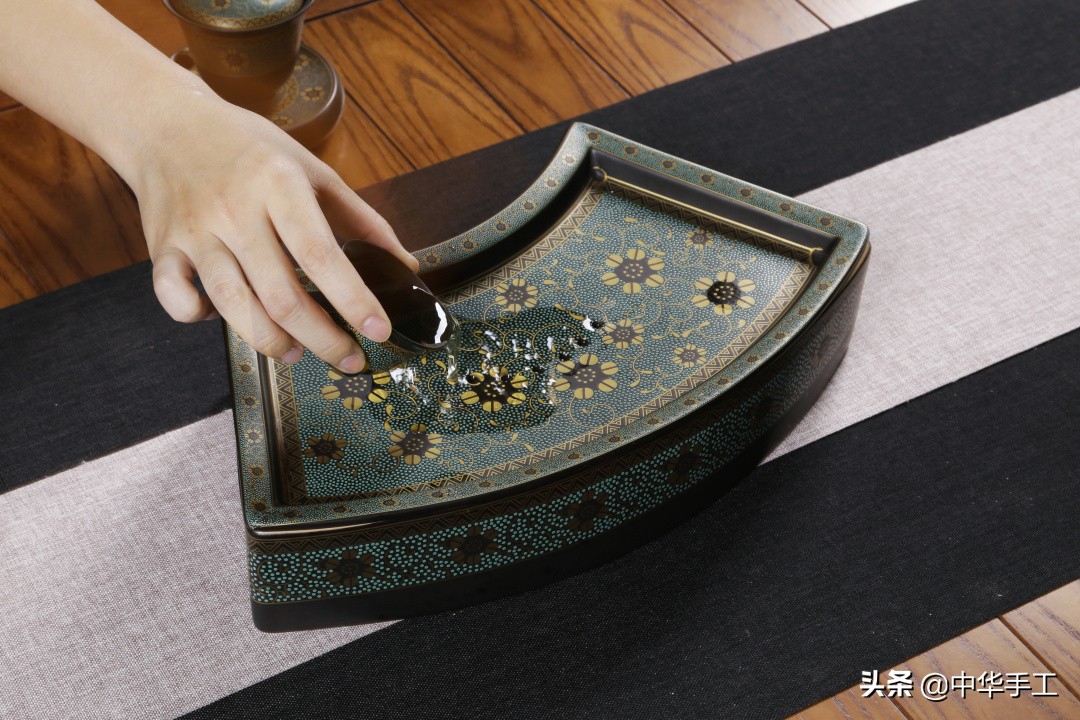 茶盘喝茶的正确方法,喝茶怎样选茶盘
