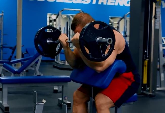 很细的手臂如何练肱二头肌和胸肌,几个动作让胳膊变长