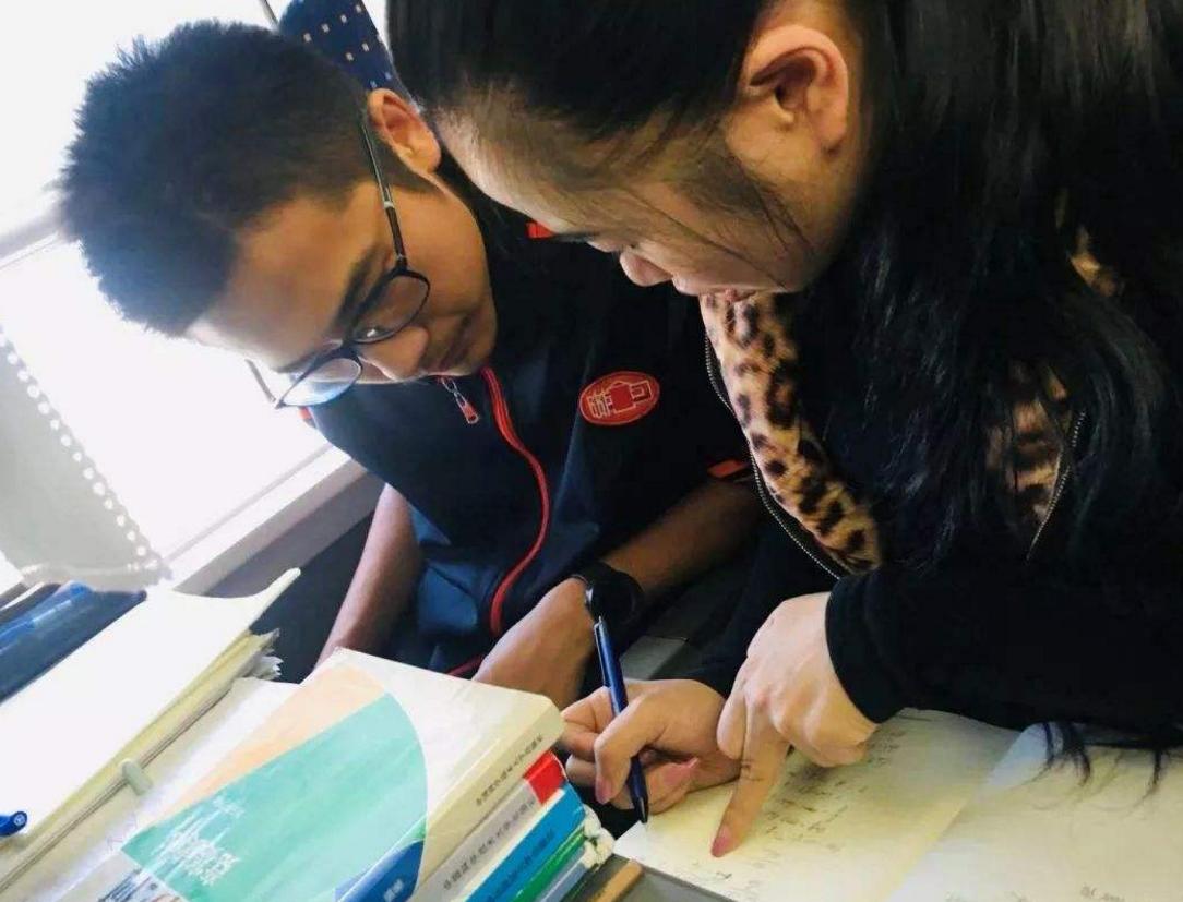 培养学霸父母要具备哪些条件,学霸的父母普遍具备这3种能力