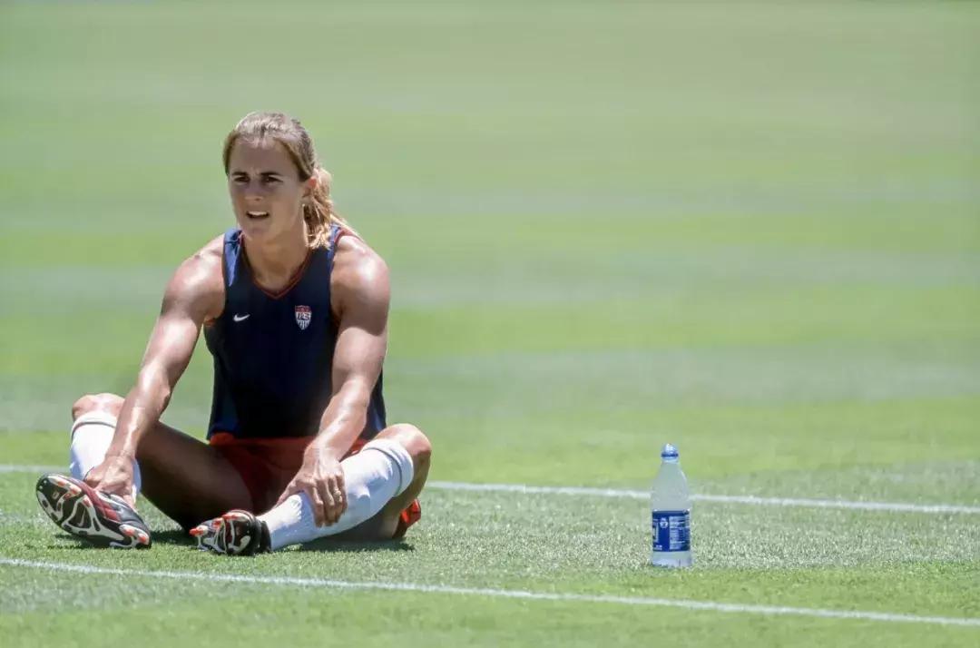 盘点女足脱球衣庆祝的十大场面,首位脱衣庆祝的女运动员