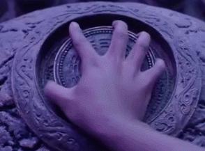 鬼吹灯将军墓里胡八一背后的手印 (鬼吹灯胡八一探墓)