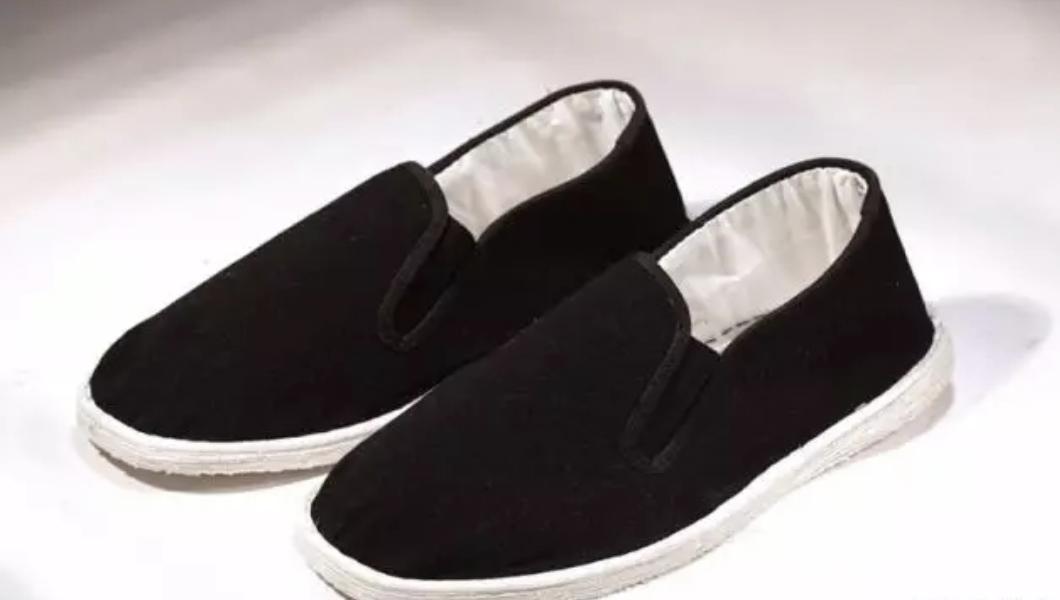 一双二十年的老布鞋,一双破布鞋