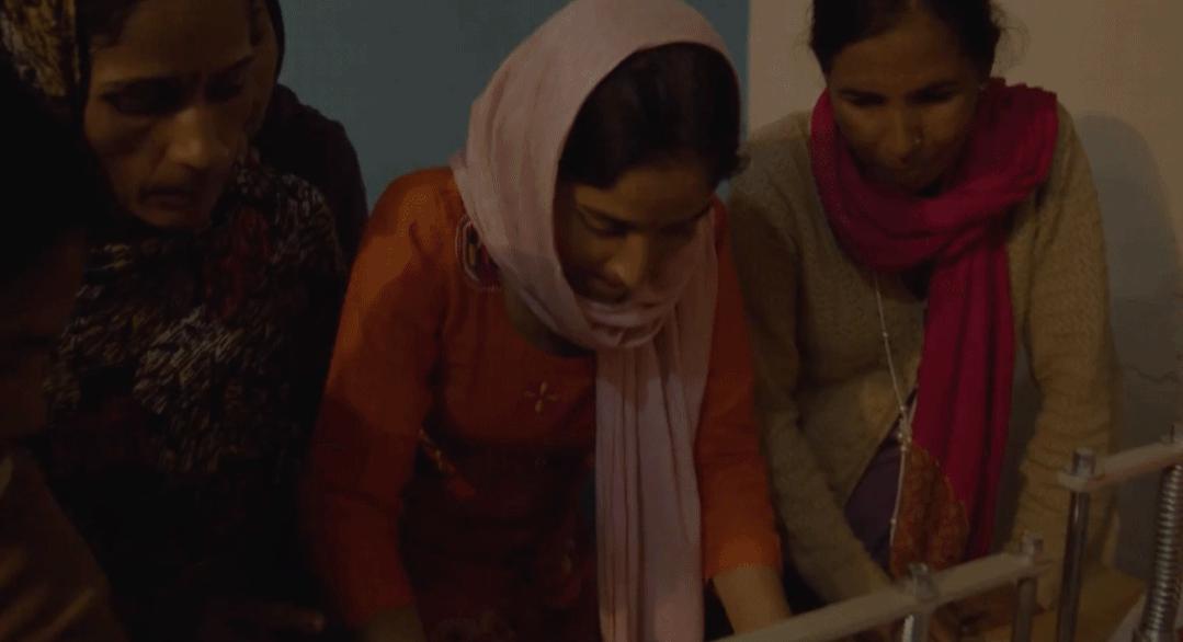 奥斯卡最佳短片记录印度女人争取卫生巾自由,卫生巾是怎么做成的