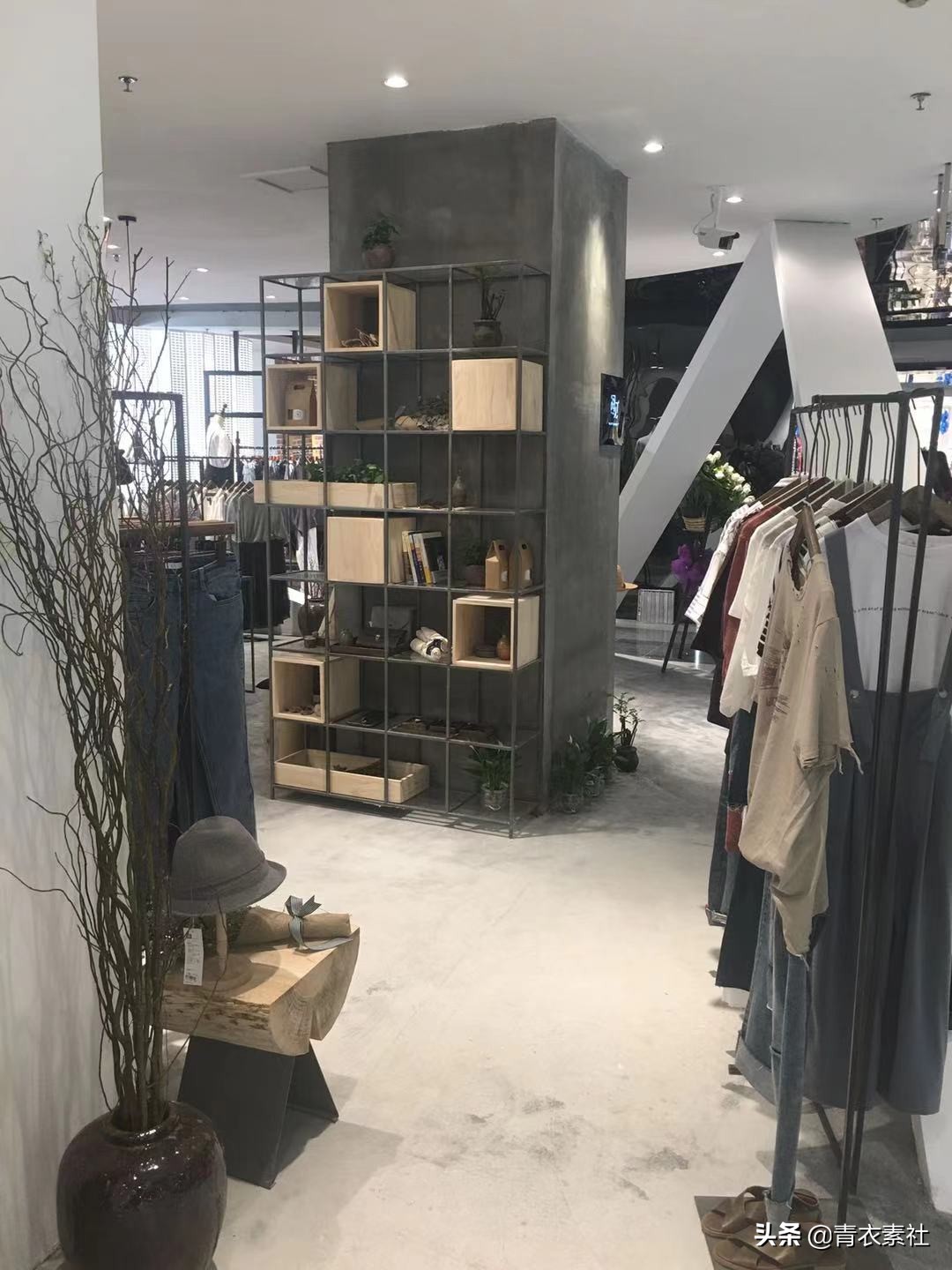 服装行业的实体店现状与前景,今年的服装行业实体店生意好做吗