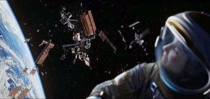 太空徒手抓卫星？玩命的宇航员到底在干什么？