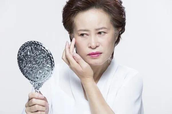 女性绝经的正常年龄是多少,女人正常的绝经年龄是多少