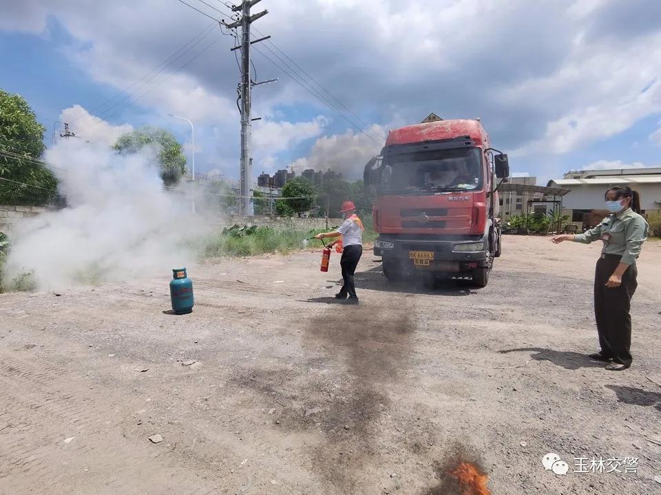 安全生产月宣传行车安全,安全生产月安全用电宣传