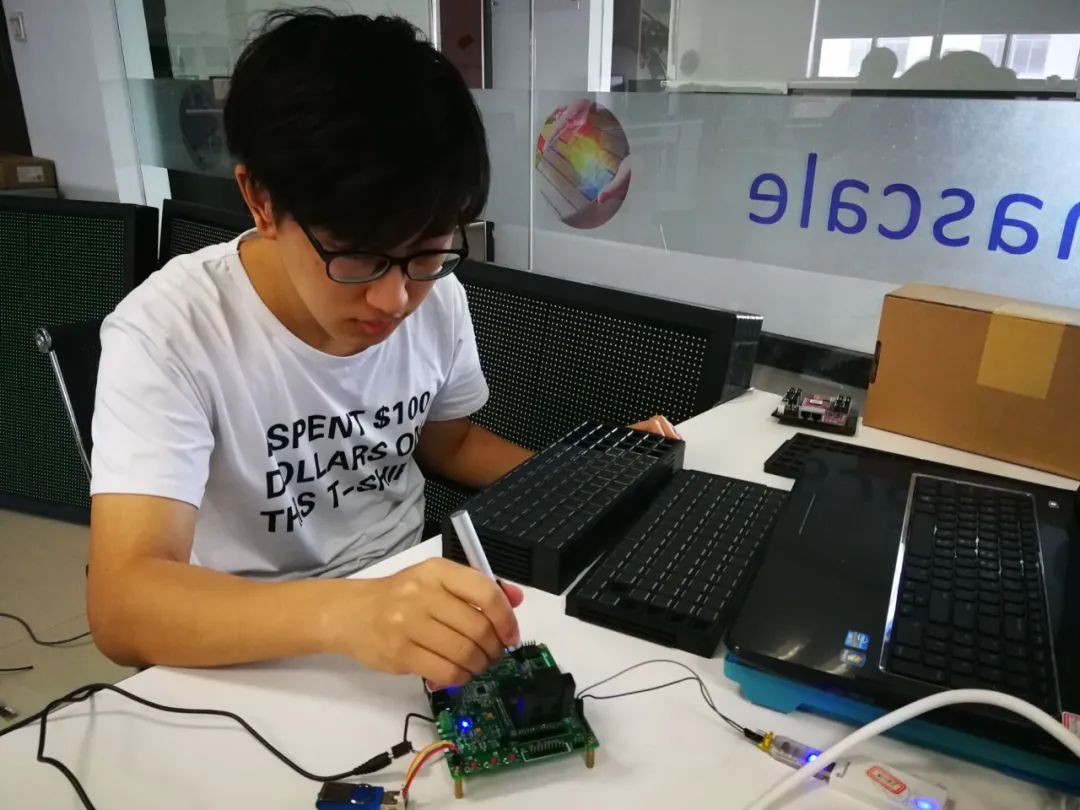 五位大学生研究中国芯新的后续,中科院研发中国芯