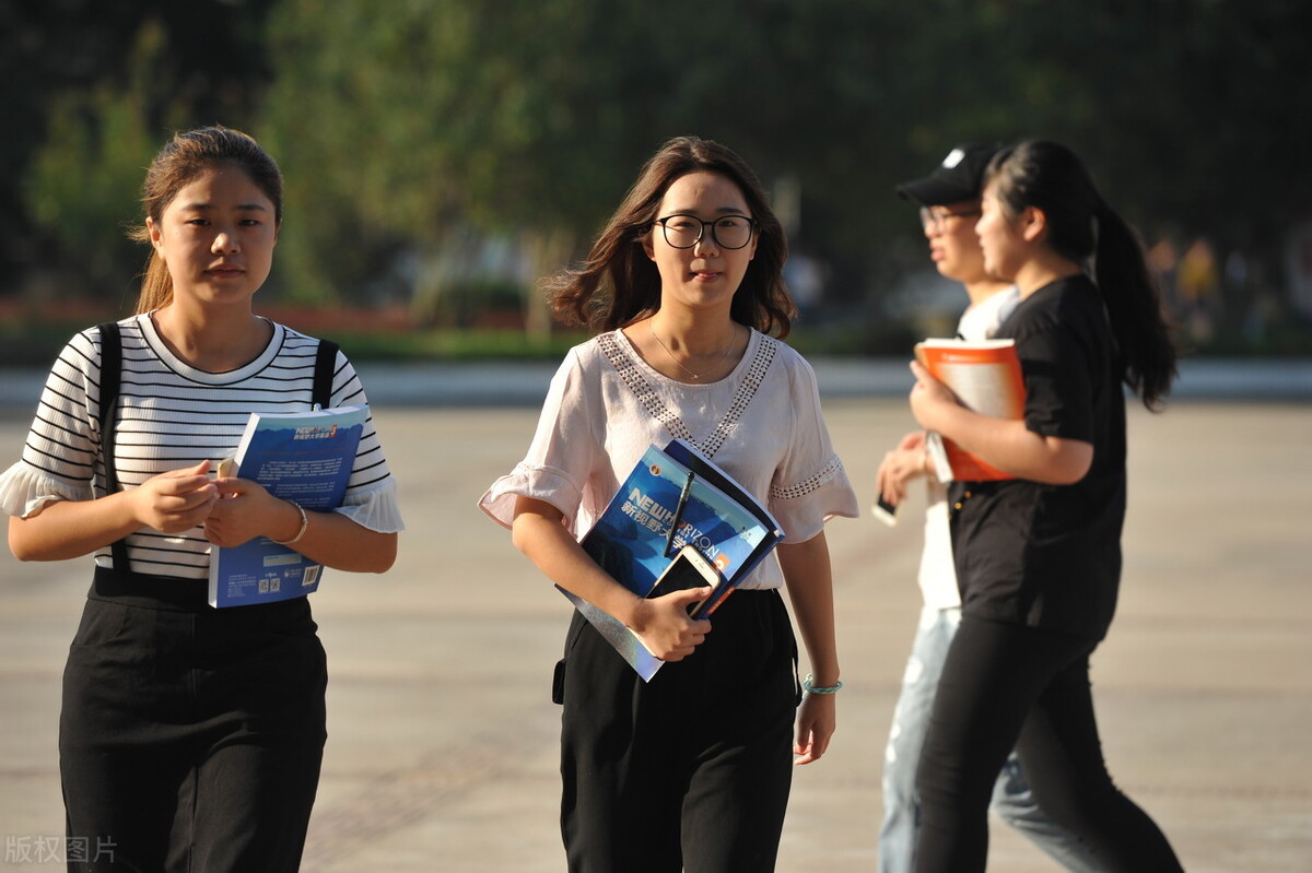 大学毕业后，才明白理科生与文科生的差距，不是“一点点”的问题