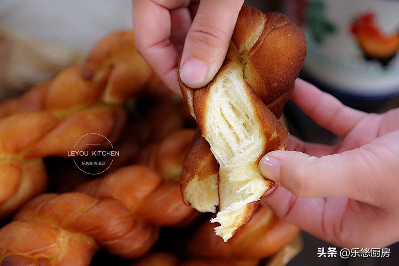 酥脆的麻花怎么和面做,和麻花一样的面包