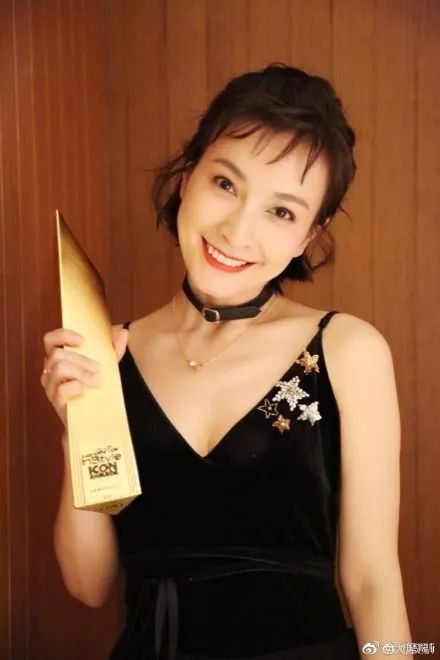 沈梦辰和吴昕在闲鱼上卖东西,沈梦辰和吴昕闲鱼