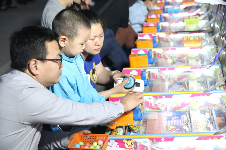 明达欢乐夜市小吃区团购,明达夜市推荐