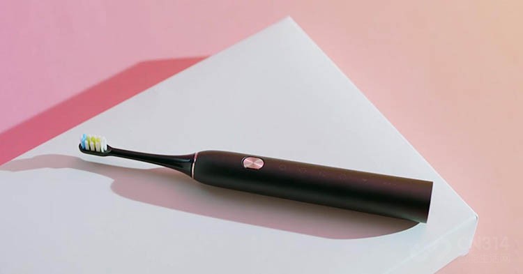 清洁效果强电动牙刷,电动牙刷清洁牙齿保持口腔健康