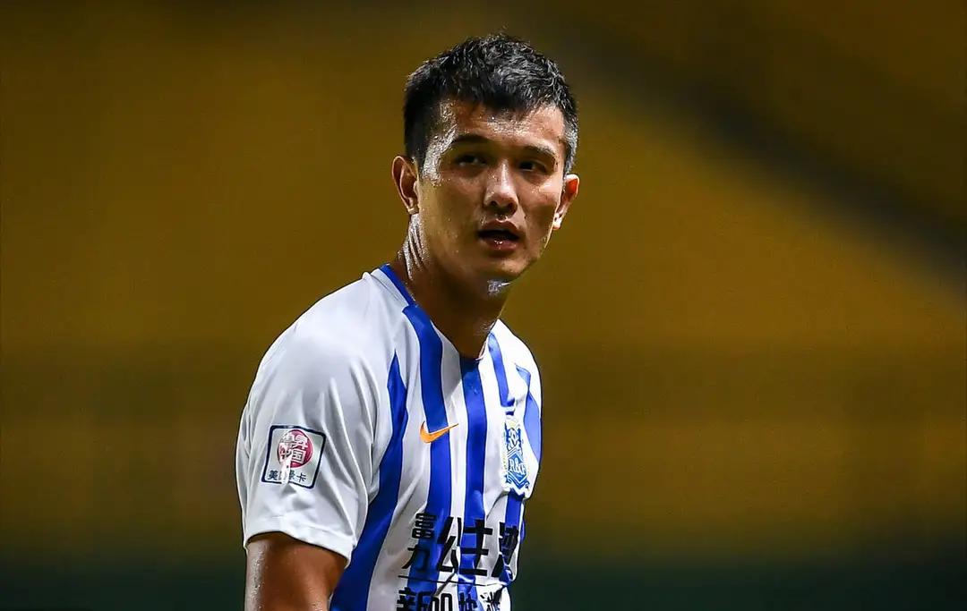 肖智在新赛季若成功留队广州富力，35岁的他还能获得主力的位置吗