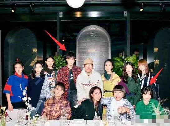 金大川雎晓雯婚后首同框,雎晓雯与金大川举办婚礼事件