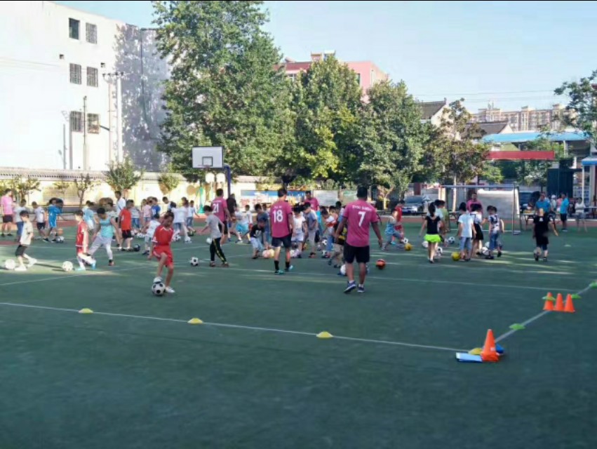 深圳公益足球培训,成都公益足球培训