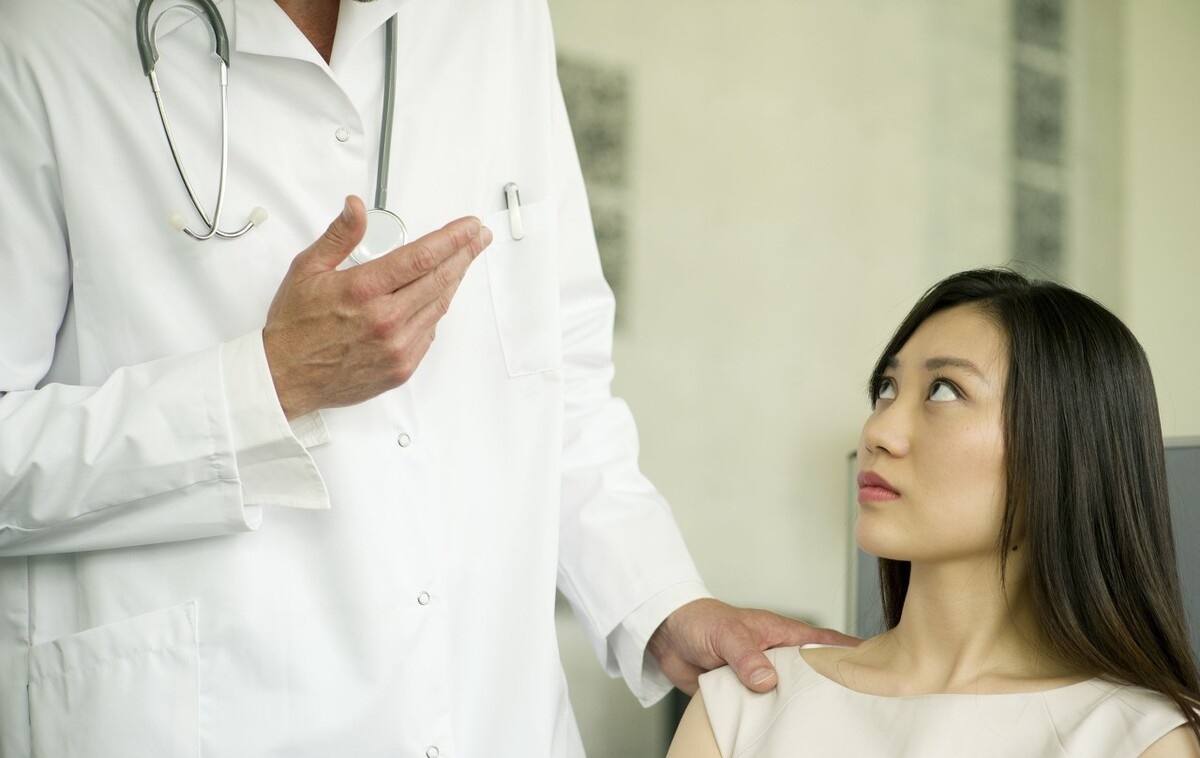 不疼不痒查出卵巢癌，很难理解？其实你身体早已发出了3个信号