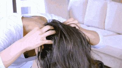 女士头发又细又黄油腻,又黄又软的头发