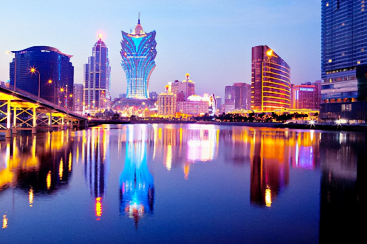 *场赌**如黑洞!澳门*场赌**的“*规则潜**”:不怕你赢钱,就怕你不玩