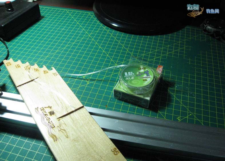 电动绑钩器绑鱼钩教程,鱼钩电动绑钩器使用方法