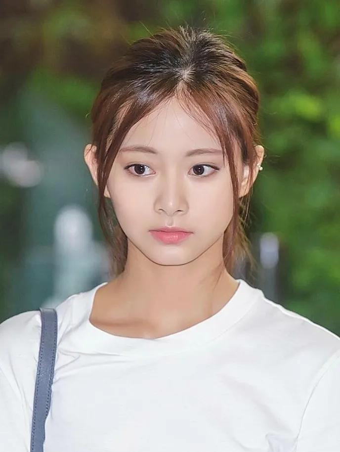 “漫画腿”、“精灵耳”的整容风，为什么越来越失控？