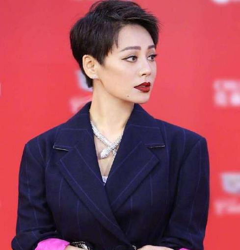 宁静的混血儿子长什么样,宁静混血儿子曝光高大又帅气