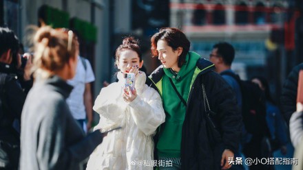 戚薇同款羽绒服雅鹿,戚薇太平鸟粉色羽绒服多少钱