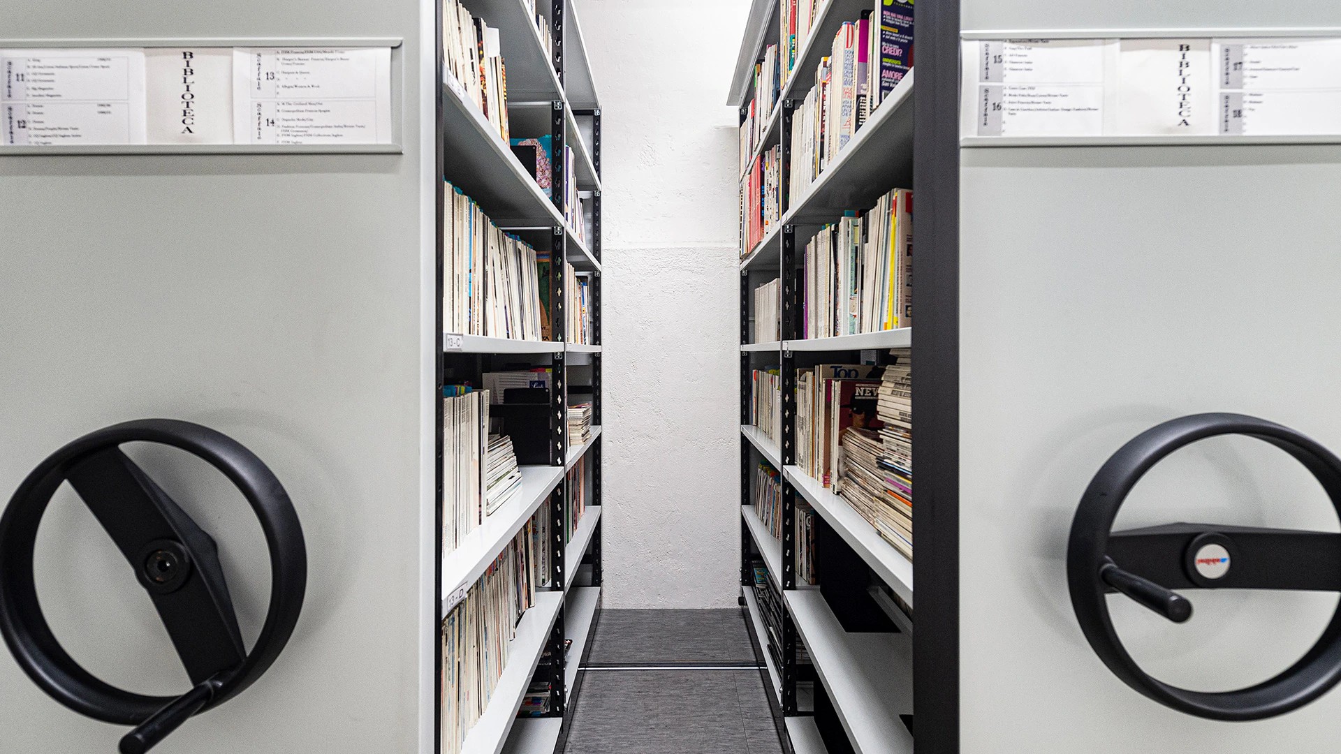 prada也涉及代言者的价值观,prada的吸引力法则