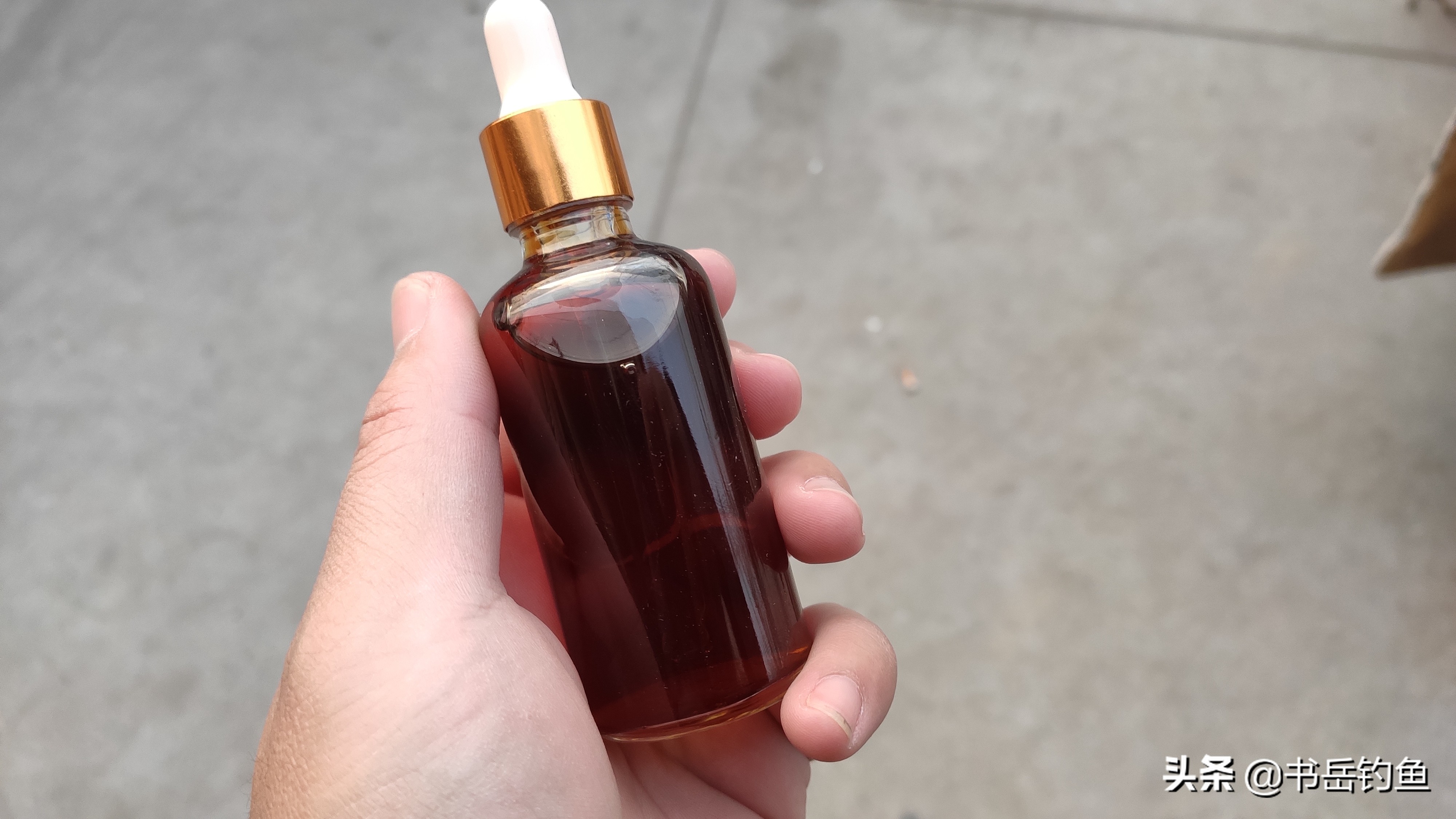 黑坑钓鲤鱼在什么情况下能用拉饵,钓黑坑用腥香还是用香甜