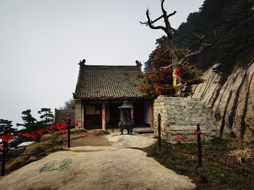 华山的五座峰分别可以干什么,华山一日游登山攻略图片简单