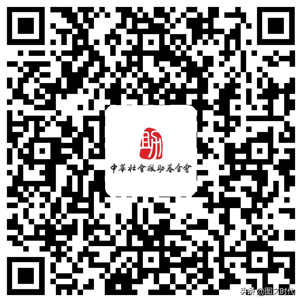 男孩确诊癌症后躺在妈妈怀里痛哭,三岁男童罹患肿瘤之王