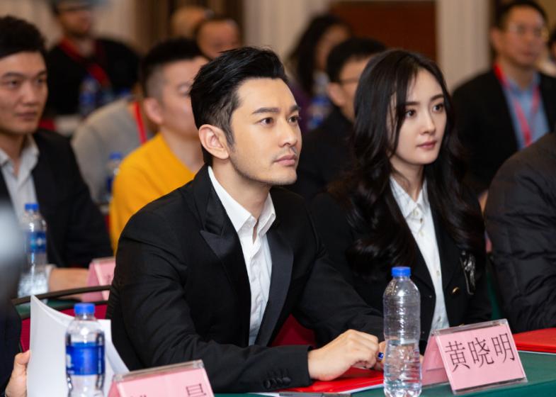 上了年纪发际线,黄晓明额头