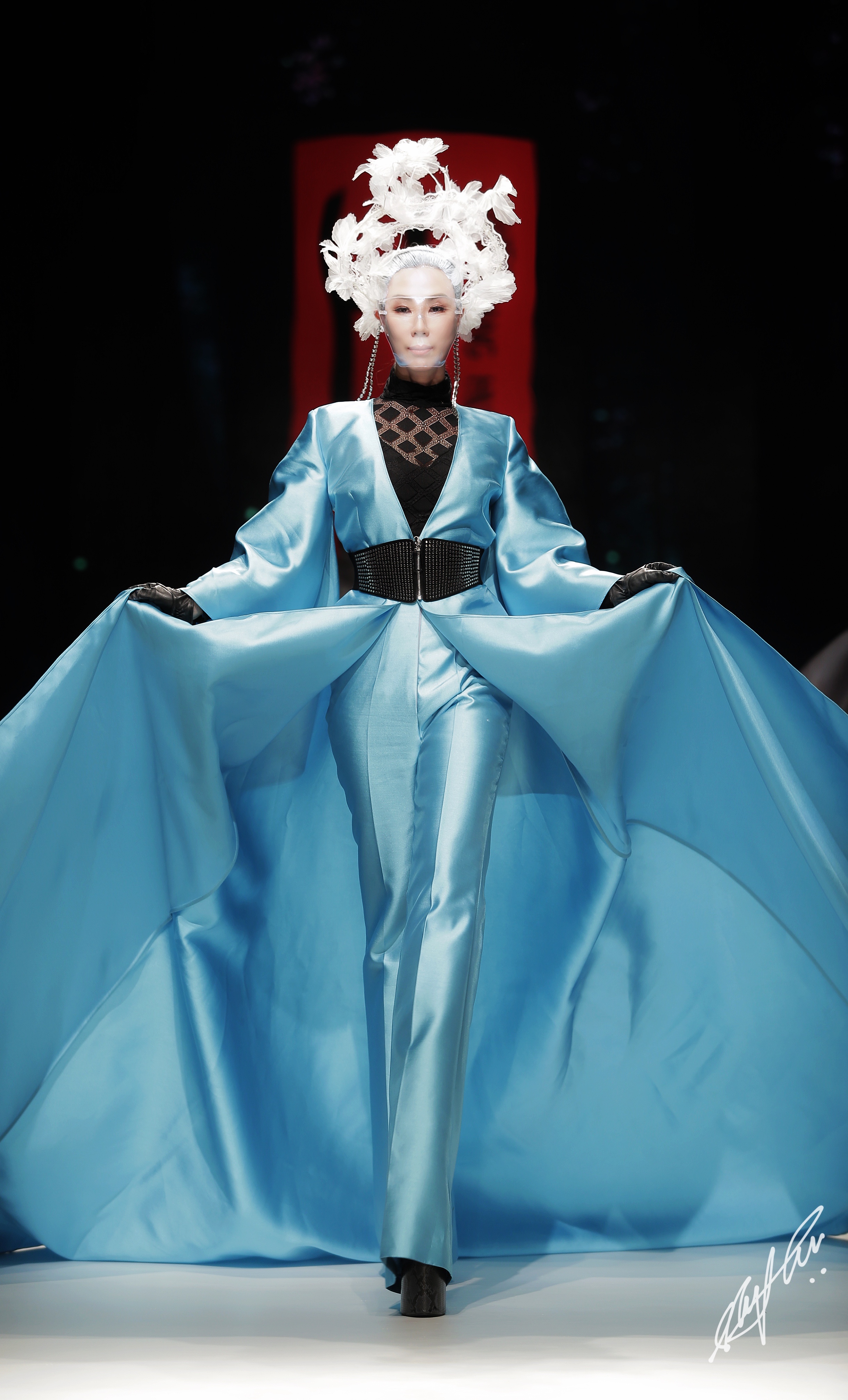 胡社光时尚娘子军五周年show,胡社光时尚娘子军亮相视频