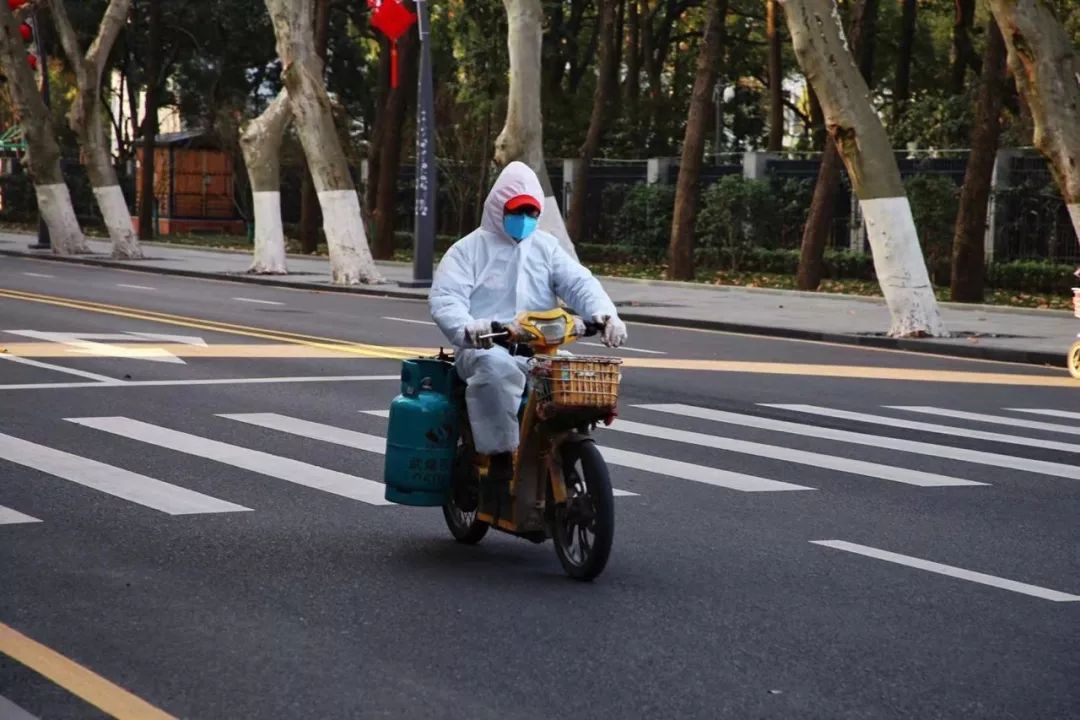 封城11日，武汉众生图