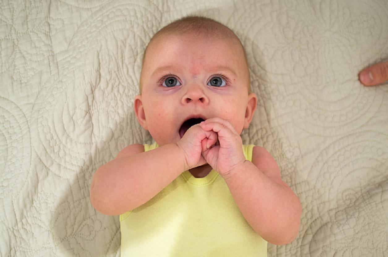 6岁娃长双排牙是怎么回事,6岁孩子长出双排牙