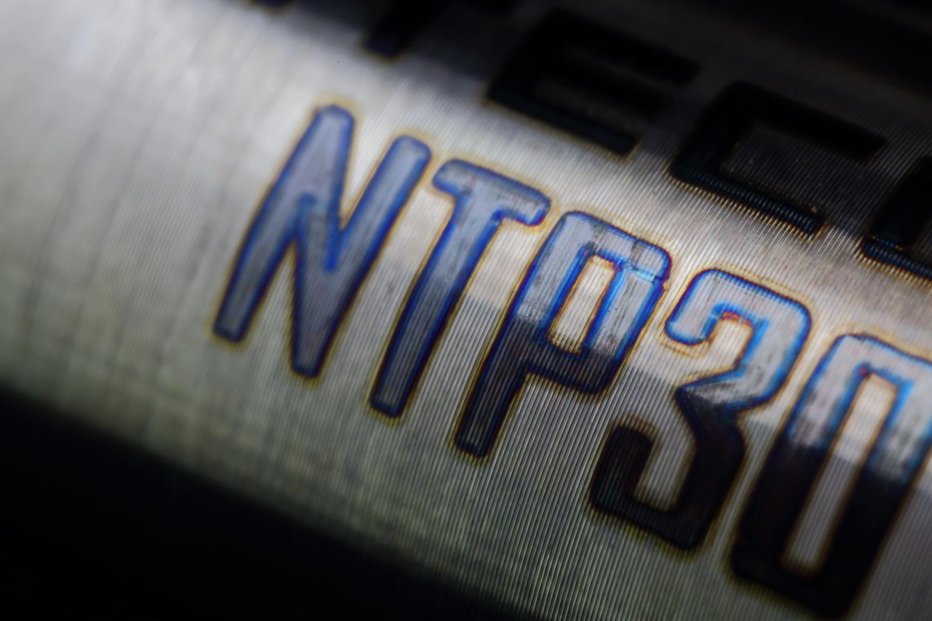 nitecore全系列评测,钛合金战术笔ntp30